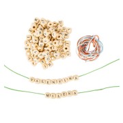 Korálky s písmeny dřevěné navlékací Small Foot